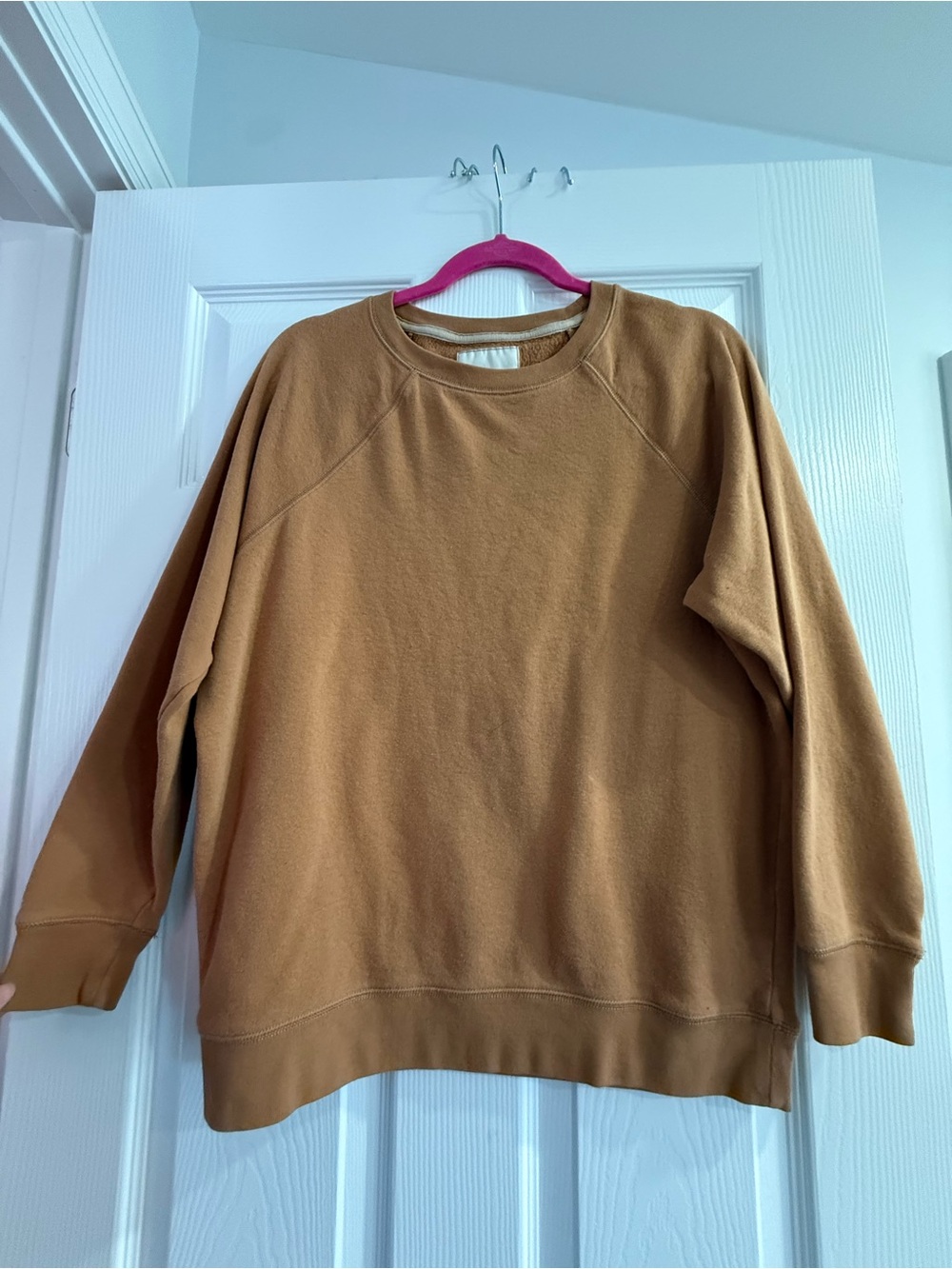 American Eagle Women’s Tan Crewneck Sweatshirt